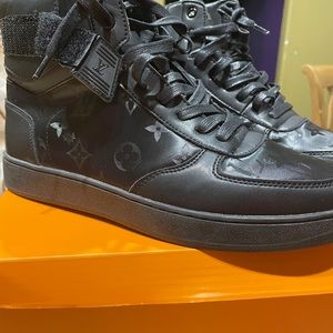 Women’s Louis Vuitton tennis shoes